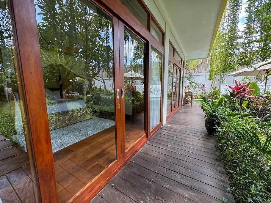 Party Size 4 Bedroom Villa Kerobokan Seminyak