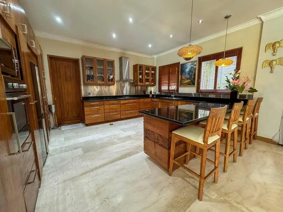 Party Size 4 Bedroom Villa Kerobokan Seminyak